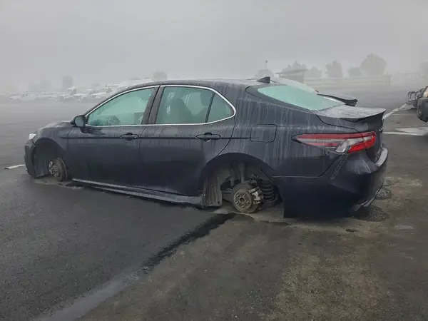 4T1G11AK0MU523028 2021 TOYOTA CAMRY - Image 2