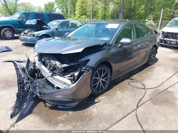 4T1G11AK0MU523241 2021 TOYOTA CAMRY - Image 2