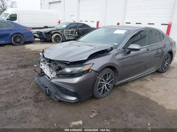 4T1G11AK0MU524308 2021 TOYOTA CAMRY - Image 2