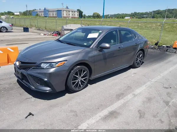 4T1G11AK0MU524535 2021 TOYOTA CAMRY - Image 2