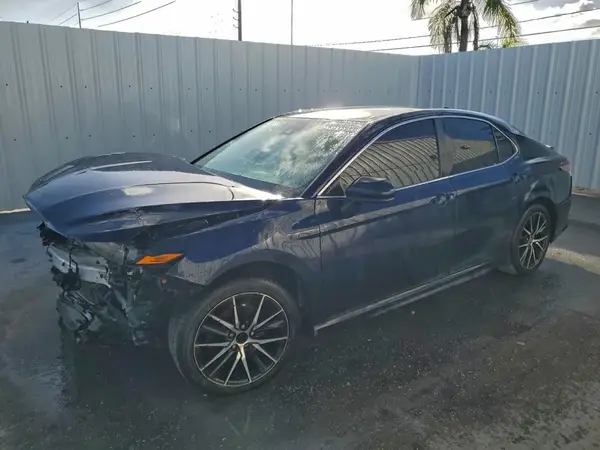 4T1G11AK0MU525460 2021 TOYOTA CAMRY - Image 1