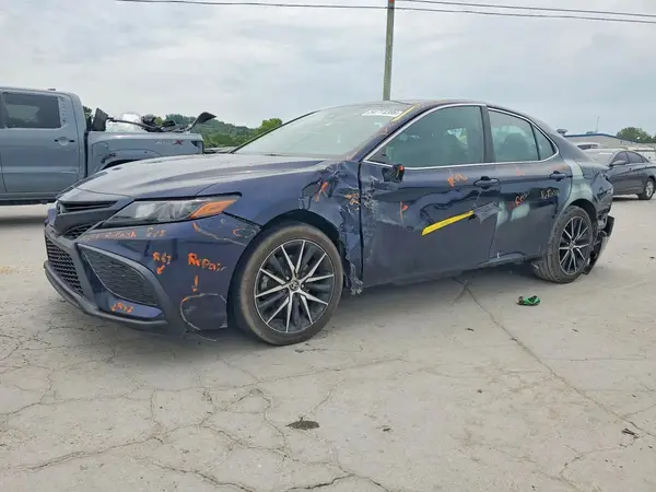 4T1G11AK0MU527368 2021 TOYOTA CAMRY - Image 1