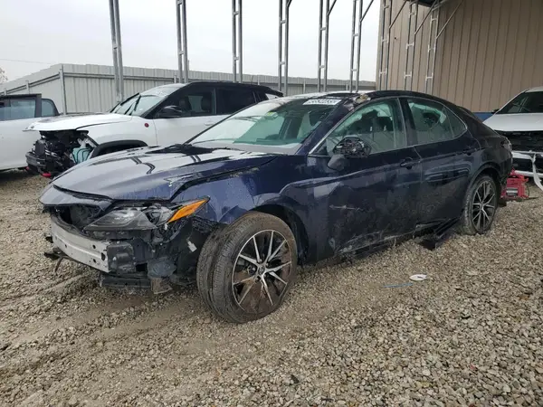 4T1G11AK0MU527967 2021 TOYOTA CAMRY - Image 1