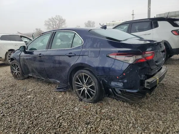 4T1G11AK0MU527967 2021 TOYOTA CAMRY - Image 2