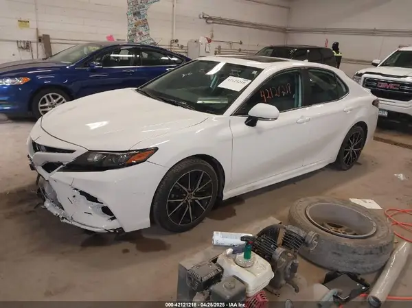 4T1G11AK0MU532182 2021 TOYOTA CAMRY - Image 2