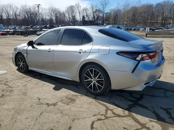 4T1G11AK0MU533932 2021 TOYOTA CAMRY - Image 2