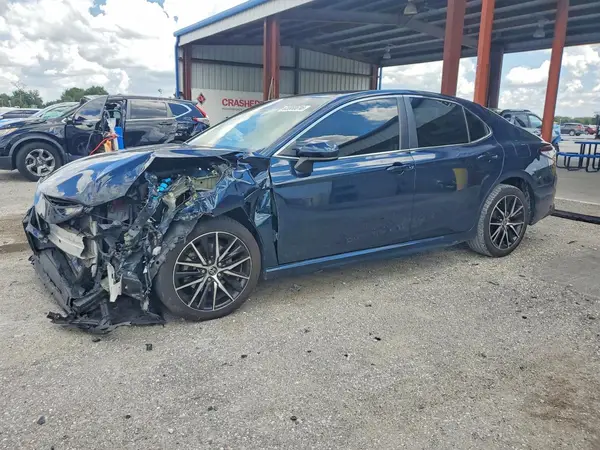 4T1G11AK0MU535387 2021 TOYOTA CAMRY - Image 1