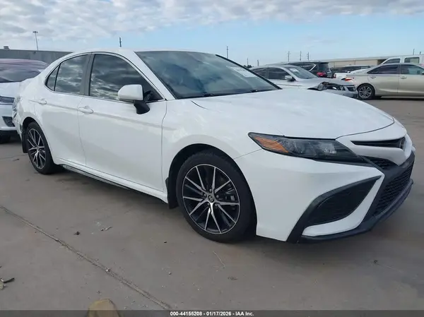 4T1G11AK0MU535552 2021 TOYOTA CAMRY - Image 1