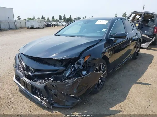 4T1G11AK0MU535888 2021 TOYOTA CAMRY - Image 2