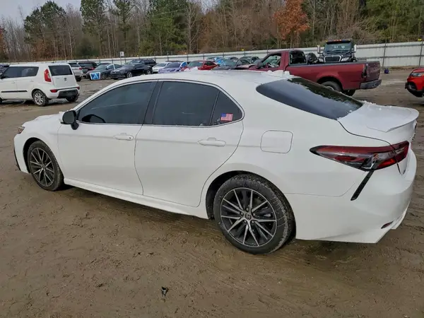 4T1G11AK0MU535924 2021 TOYOTA CAMRY - Image 2