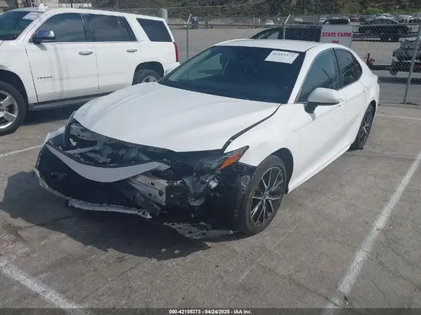 4T1G11AK0MU538984 2021 TOYOTA CAMRY - Image 2