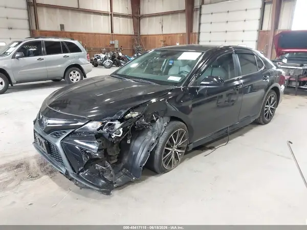 4T1G11AK0MU539651 2021 TOYOTA CAMRY - Image 2