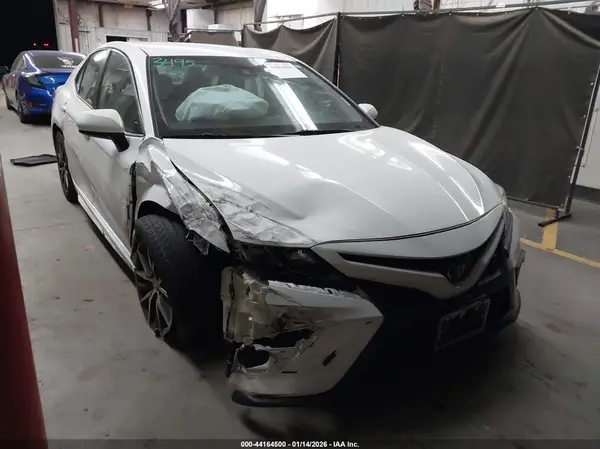 4T1G11AK0MU539987 2021 TOYOTA CAMRY - Image 1