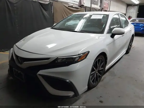 4T1G11AK0MU539987 2021 TOYOTA CAMRY - Image 2
