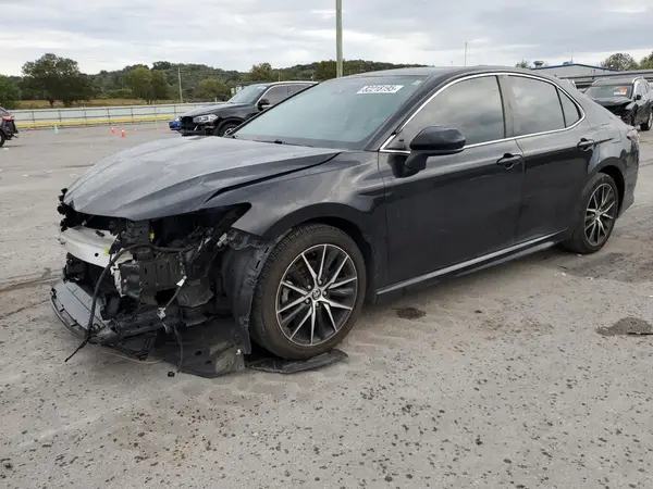 4T1G11AK0MU541027 2021 TOYOTA CAMRY - Image 1