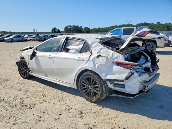 4T1G11AK0MU541772 2021 TOYOTA CAMRY - Image 2