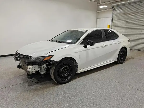 4T1G11AK0MU543957 2021 TOYOTA CAMRY - Image 1