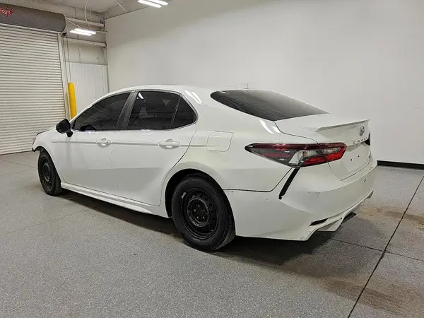 4T1G11AK0MU543957 2021 TOYOTA CAMRY - Image 2