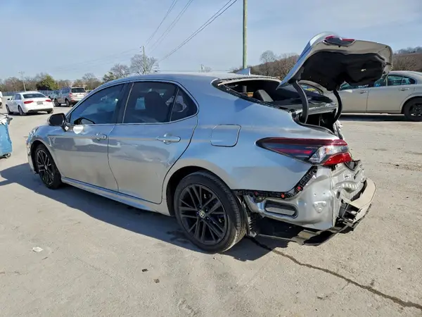4T1G11AK0MU544428 2021 TOYOTA CAMRY - Image 2