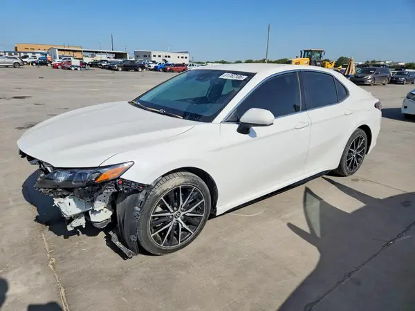 4T1G11AK0MU545241 2021 TOYOTA CAMRY - Image 1