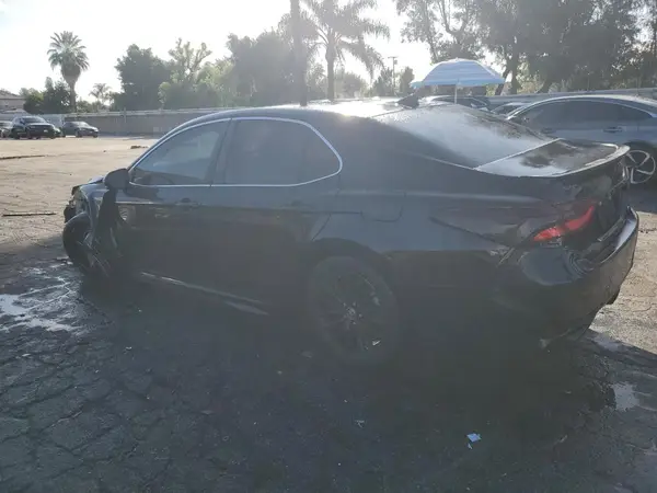 4T1G11AK0MU548267 2021 TOYOTA CAMRY - Image 2