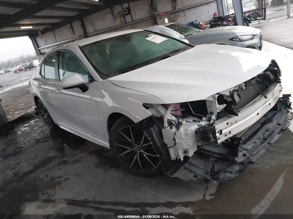 4T1G11AK0MU548723 2021 TOYOTA CAMRY - Image 1