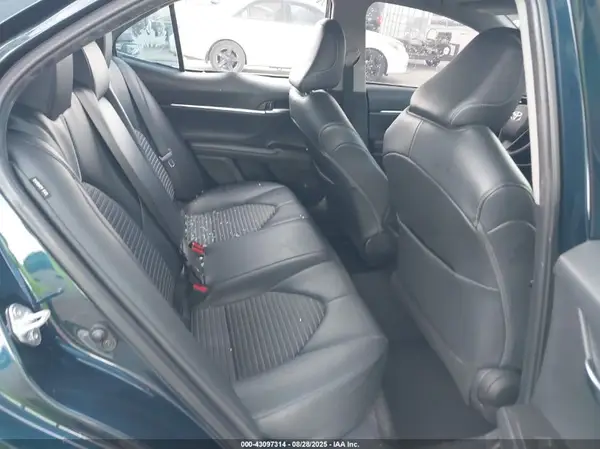 4T1G11AK0MU555056 2021 TOYOTA CAMRY - Image 8