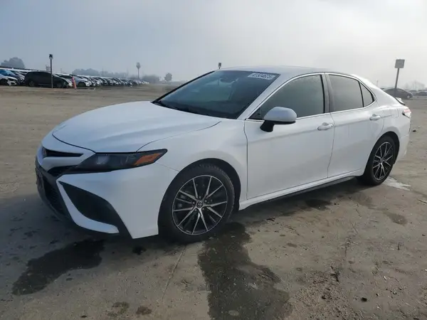 4T1G11AK0MU558412 2021 TOYOTA CAMRY - Image 1