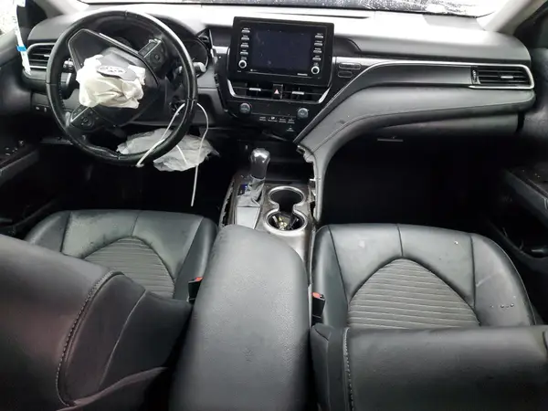 4T1G11AK0MU561049 2021 TOYOTA CAMRY - Image 8