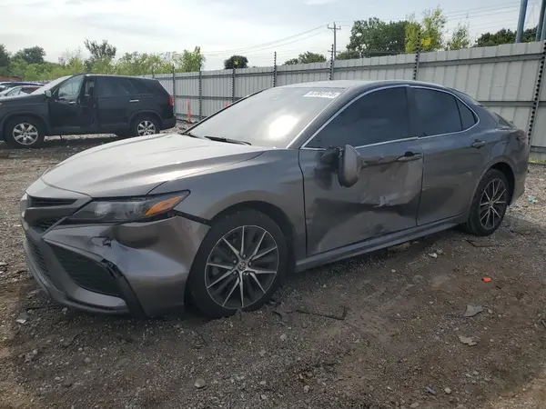 4T1G11AK0MU563917 2021 TOYOTA CAMRY - Image 1