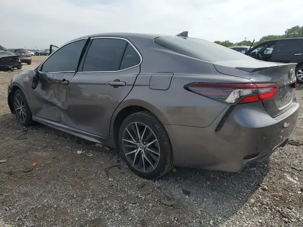 4T1G11AK0MU563917 2021 TOYOTA CAMRY - Image 2