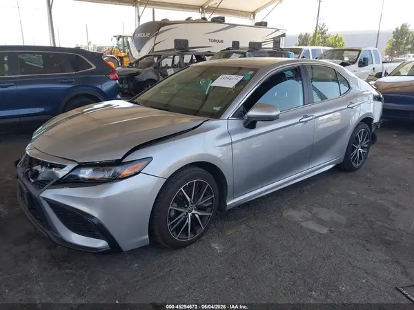 4T1G11AK0MU565487 2021 TOYOTA CAMRY - Image 2
