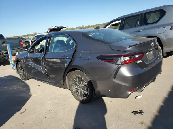 4T1G11AK0MU565909 2021 TOYOTA CAMRY - Image 2