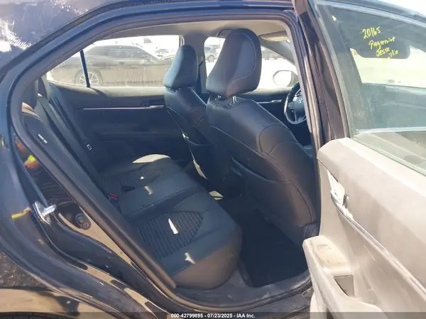 4T1G11AK0MU569135 2021 TOYOTA CAMRY - Image 8