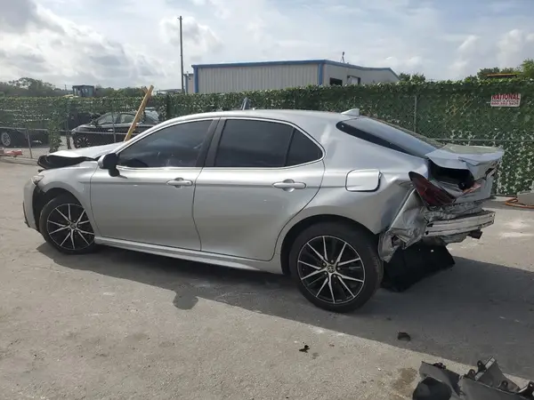 4T1G11AK0MU570544 2021 TOYOTA CAMRY - Image 2