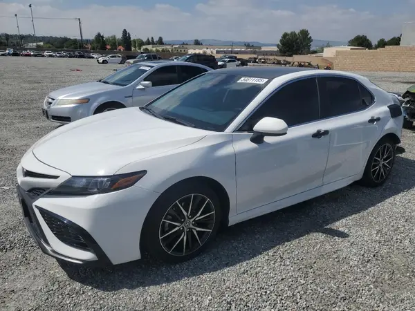4T1G11AK0MU572326 2021 TOYOTA CAMRY - Image 1