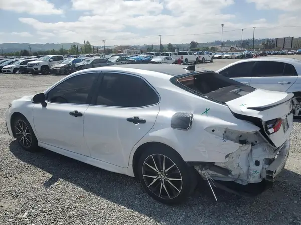 4T1G11AK0MU572326 2021 TOYOTA CAMRY - Image 2