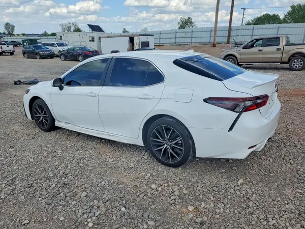 4T1G11AK0MU572973 2021 TOYOTA CAMRY - Image 2