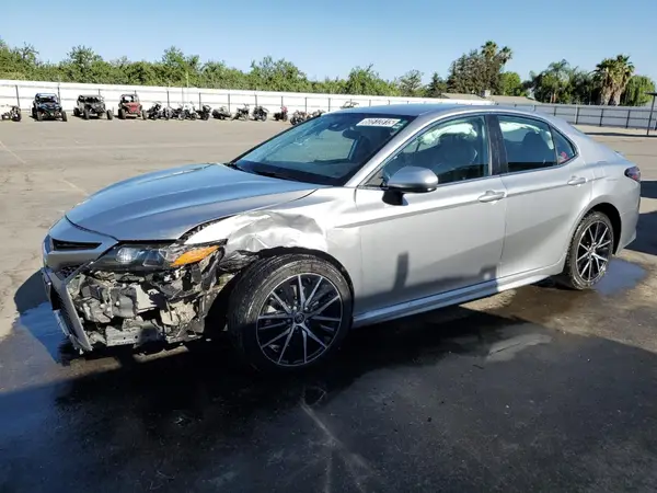 4T1G11AK0MU573511 2021 TOYOTA CAMRY - Image 1