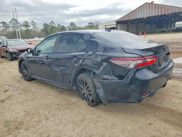 4T1G11AK0MU573623 2021 TOYOTA CAMRY - Image 2