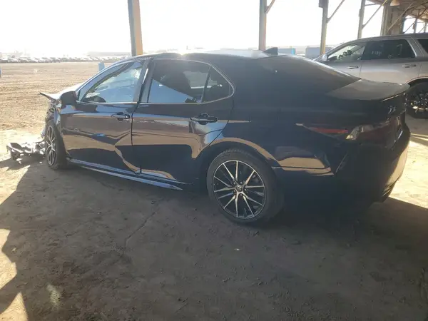 4T1G11AK0MU577526 2021 TOYOTA CAMRY - Image 2