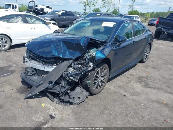 4T1G11AK0MU578935 2021 TOYOTA CAMRY - Image 2