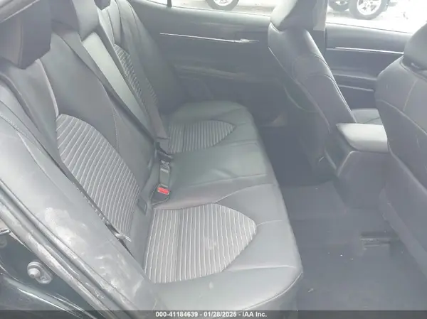 4T1G11AK0MU581219 2021 TOYOTA CAMRY - Image 8