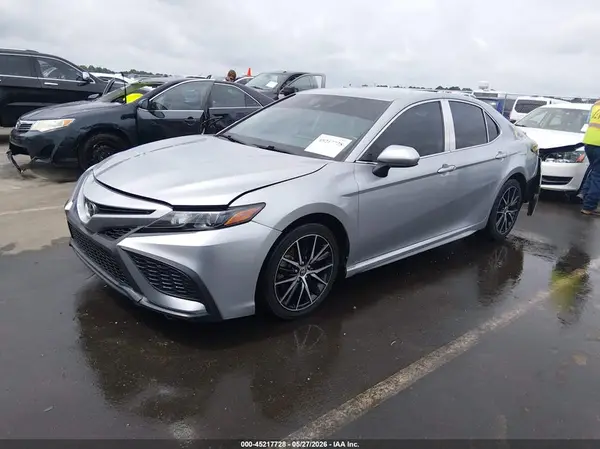 4T1G11AK0MU582533 2021 TOYOTA CAMRY - Image 2