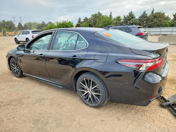 4T1G11AK0MU583729 2021 TOYOTA CAMRY - Image 2