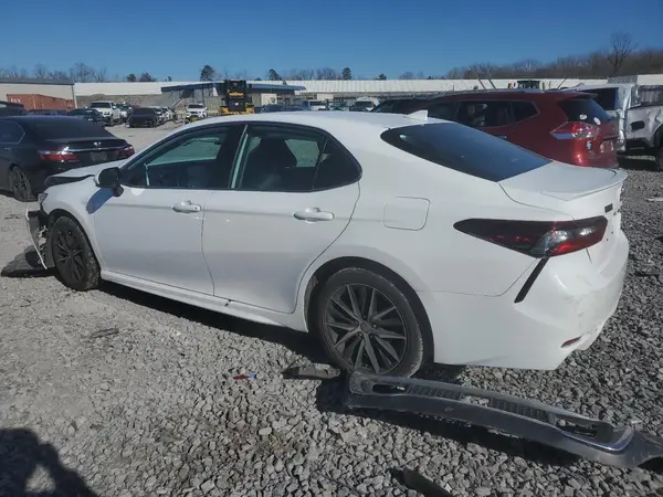 4T1G11AK0MU583844 2021 TOYOTA CAMRY - Image 2
