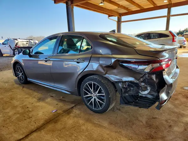 4T1G11AK0MU586260 2021 TOYOTA CAMRY - Image 2