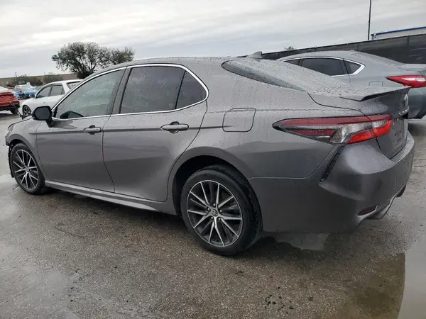4T1G11AK0MU590616 2021 TOYOTA CAMRY - Image 2