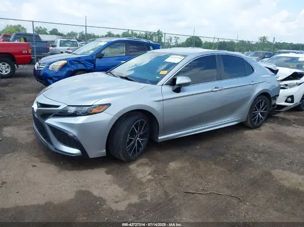 4T1G11AK0MU594536 2021 TOYOTA CAMRY - Image 2