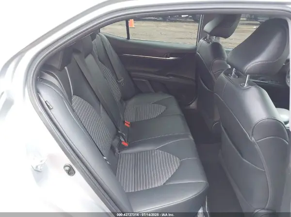 4T1G11AK0MU594536 2021 TOYOTA CAMRY - Image 8